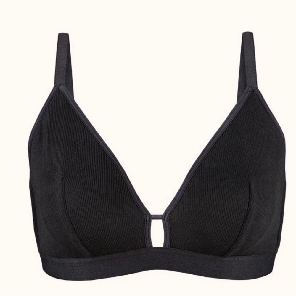 Lively Ribbed Busty Bralette Size 1 in Black